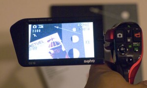 Xacti VPC-CG10 Screen The Xacti VPC-CG10's flip-out screen